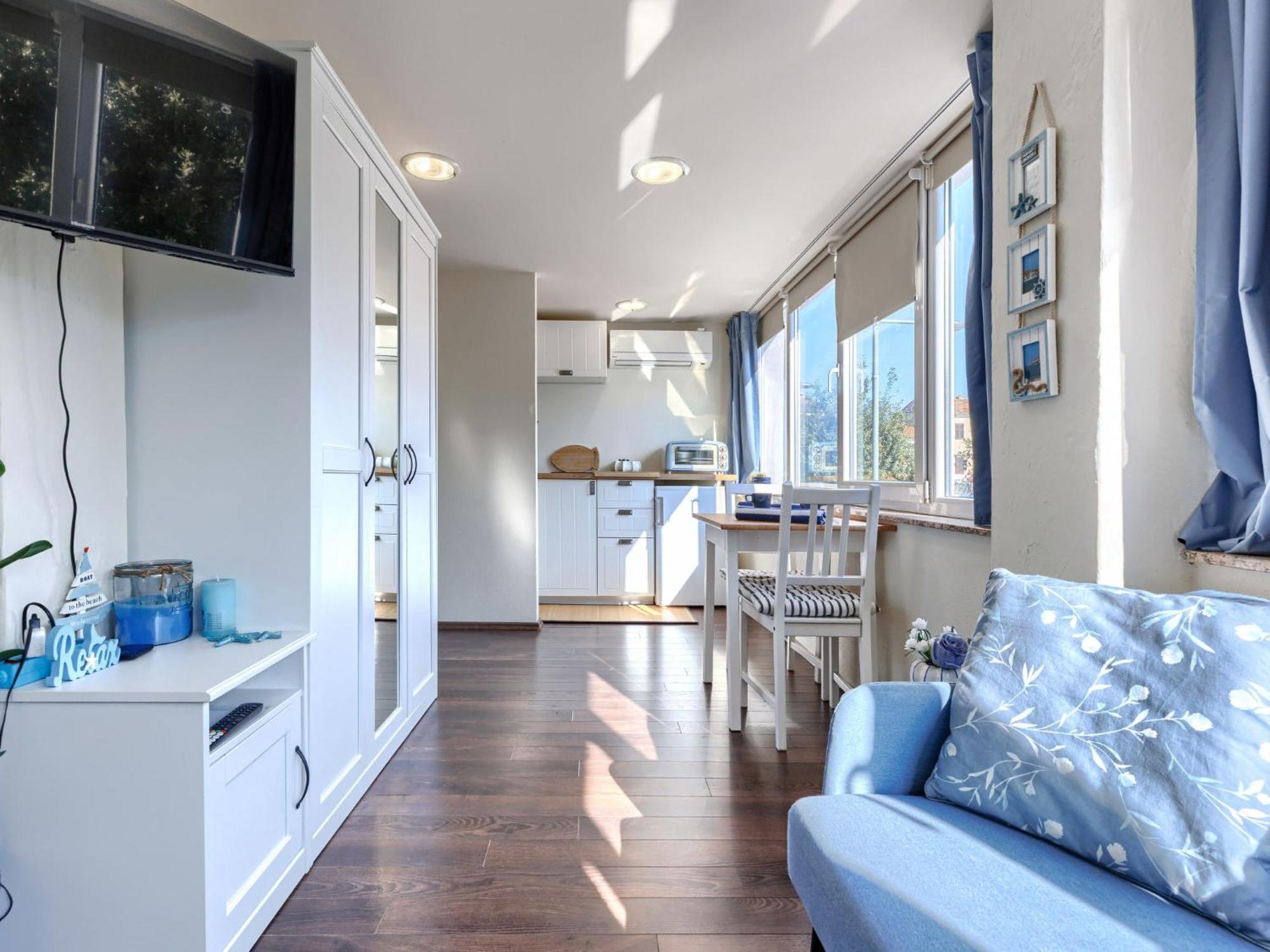 Nina By Interhome Apartmán